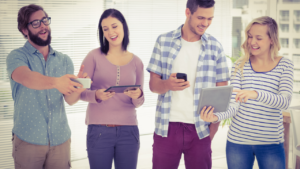 Pare de escrever para as redes sociais. Escreva para pessoas.